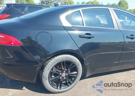 2017 Jaguar Xe 20D Premium z USA, uszkodzony, nr VIN SAJAD4BN1HA952327